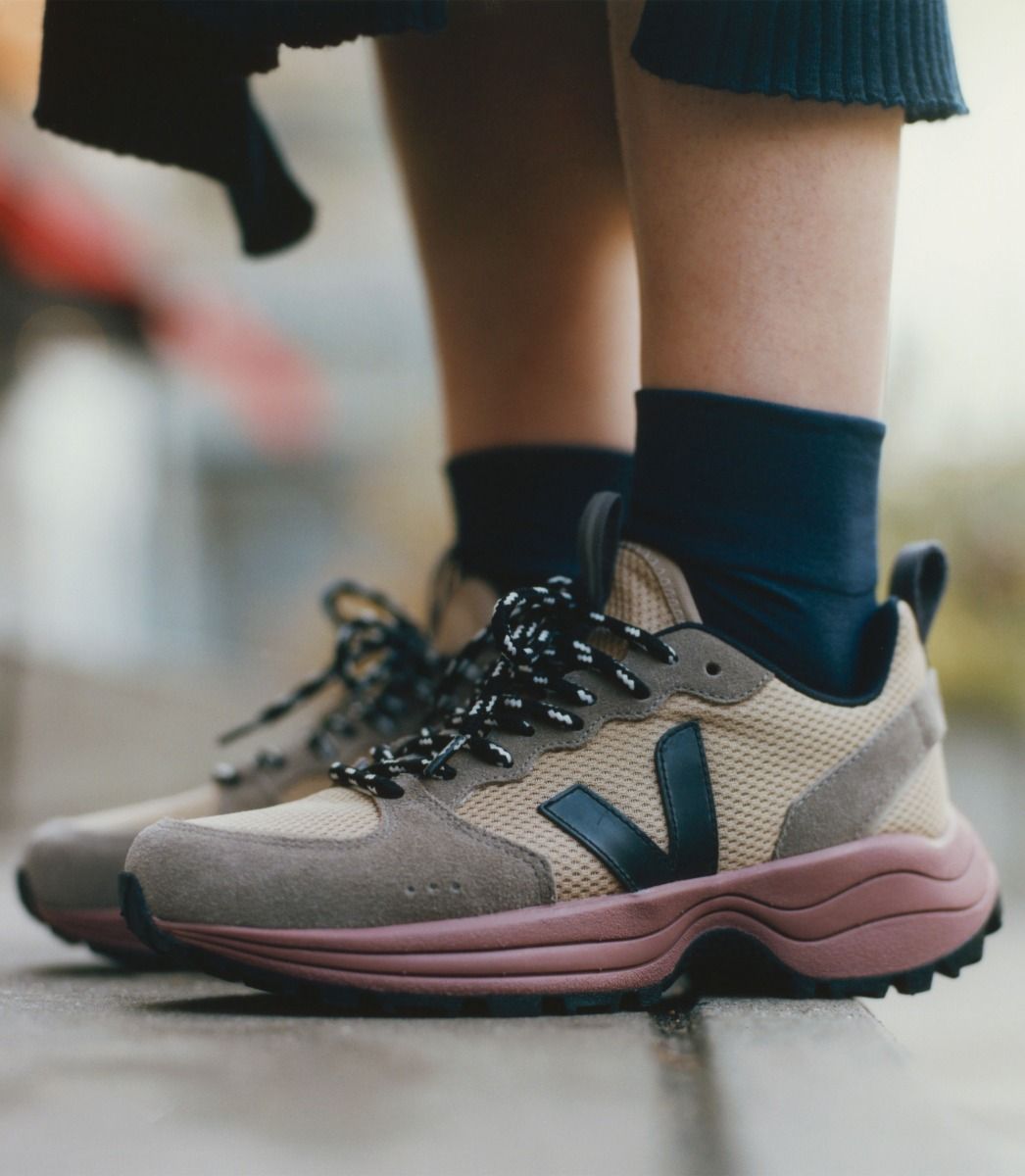 VEJA | VENTURI ALVEOMESH DUNE BLACK
