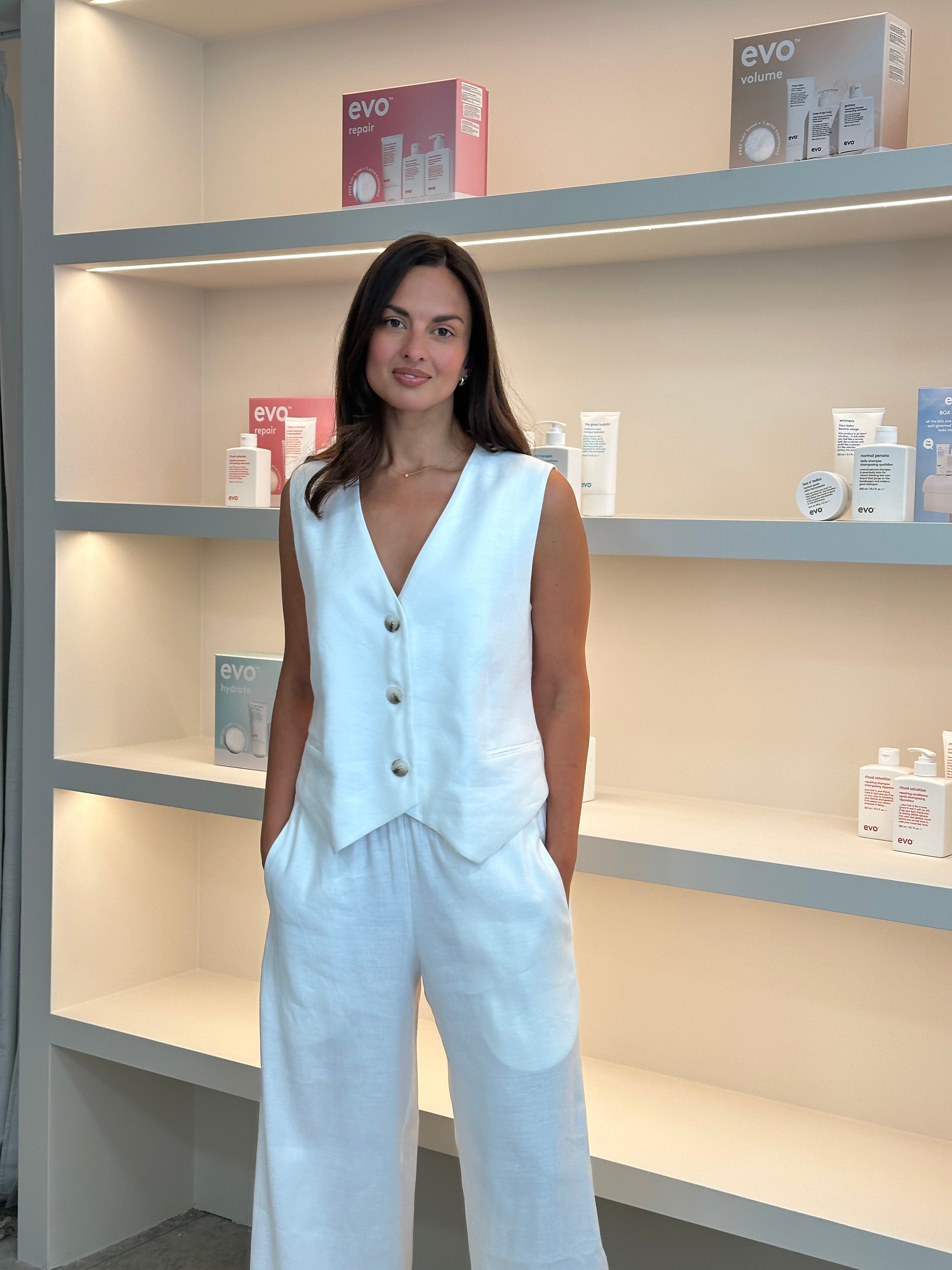 MADRESS | Balta minimalistinė liemenė