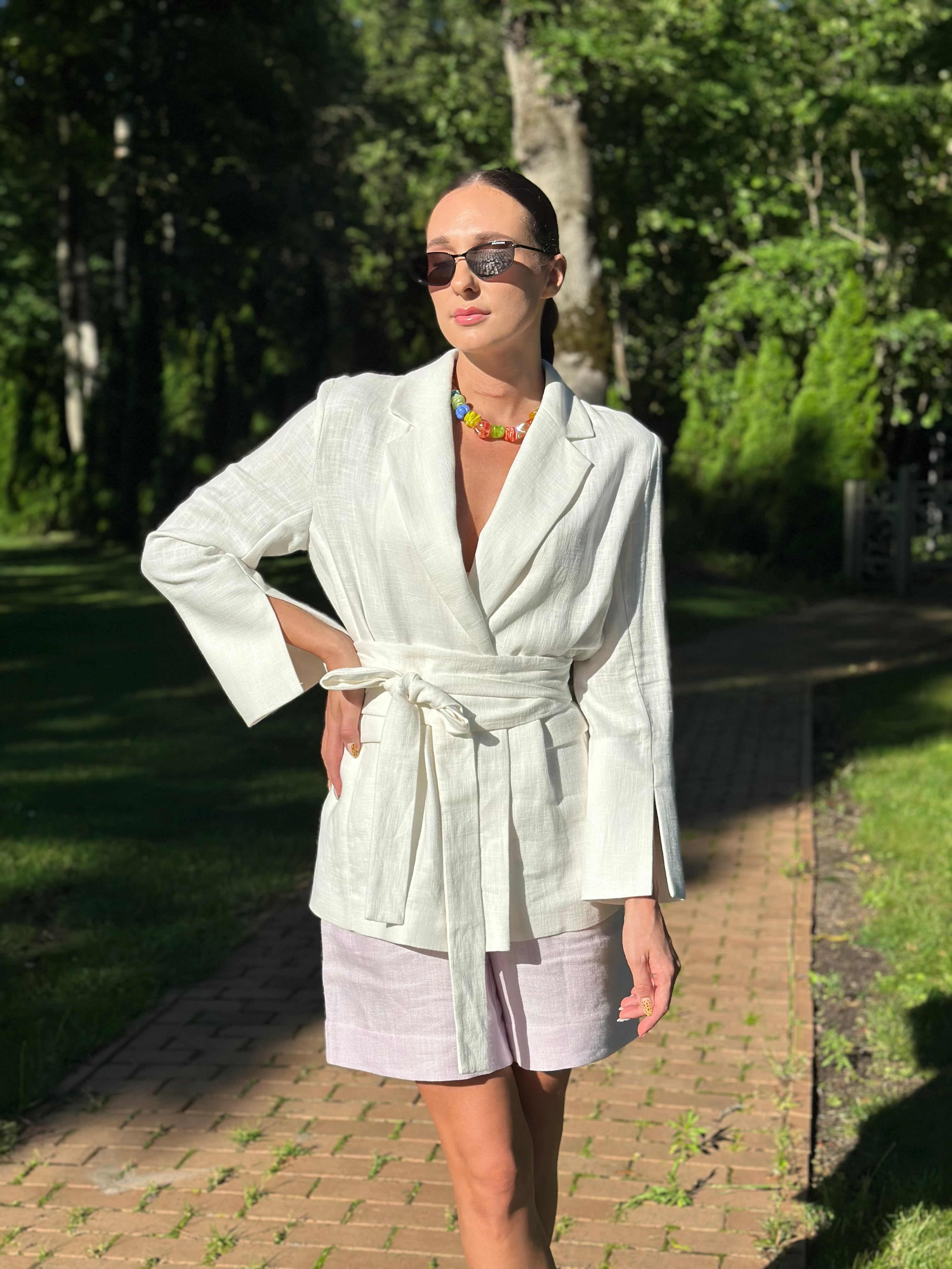 MADRESS | Lininis švarkas su diržu