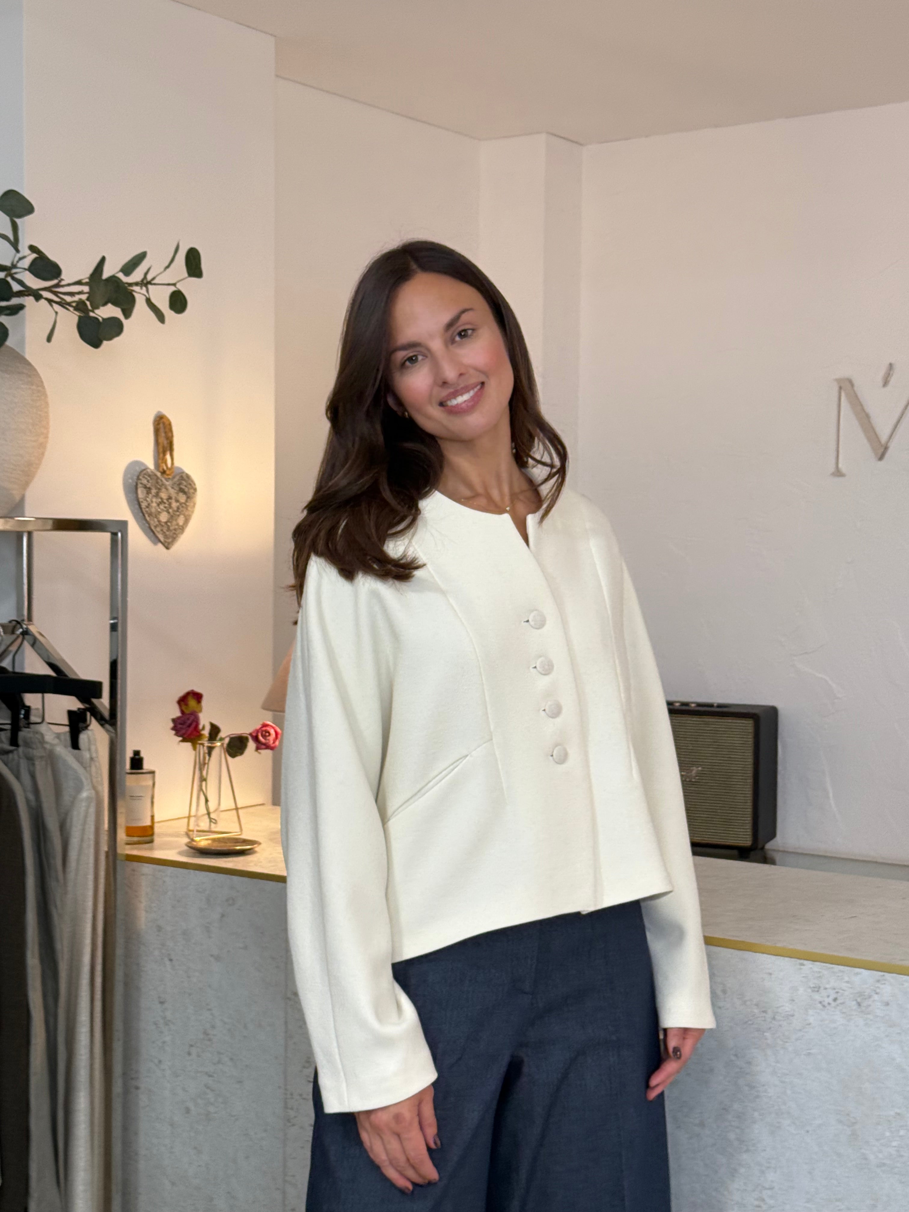 Natūralios vilnos moteriškas švarkelis – Madress