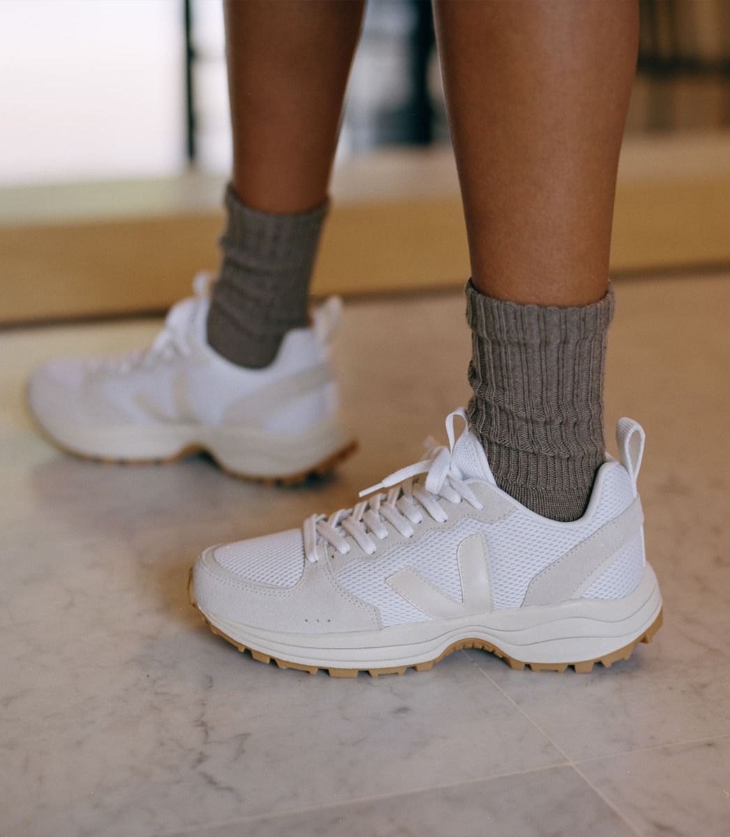 VEJA | VENTURI ALVEOMESH WHITE PIERRE NATURAL