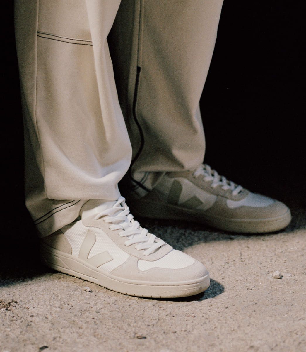 VEJA | V-10 B-MESH WHITE NATURAL PIERRE
