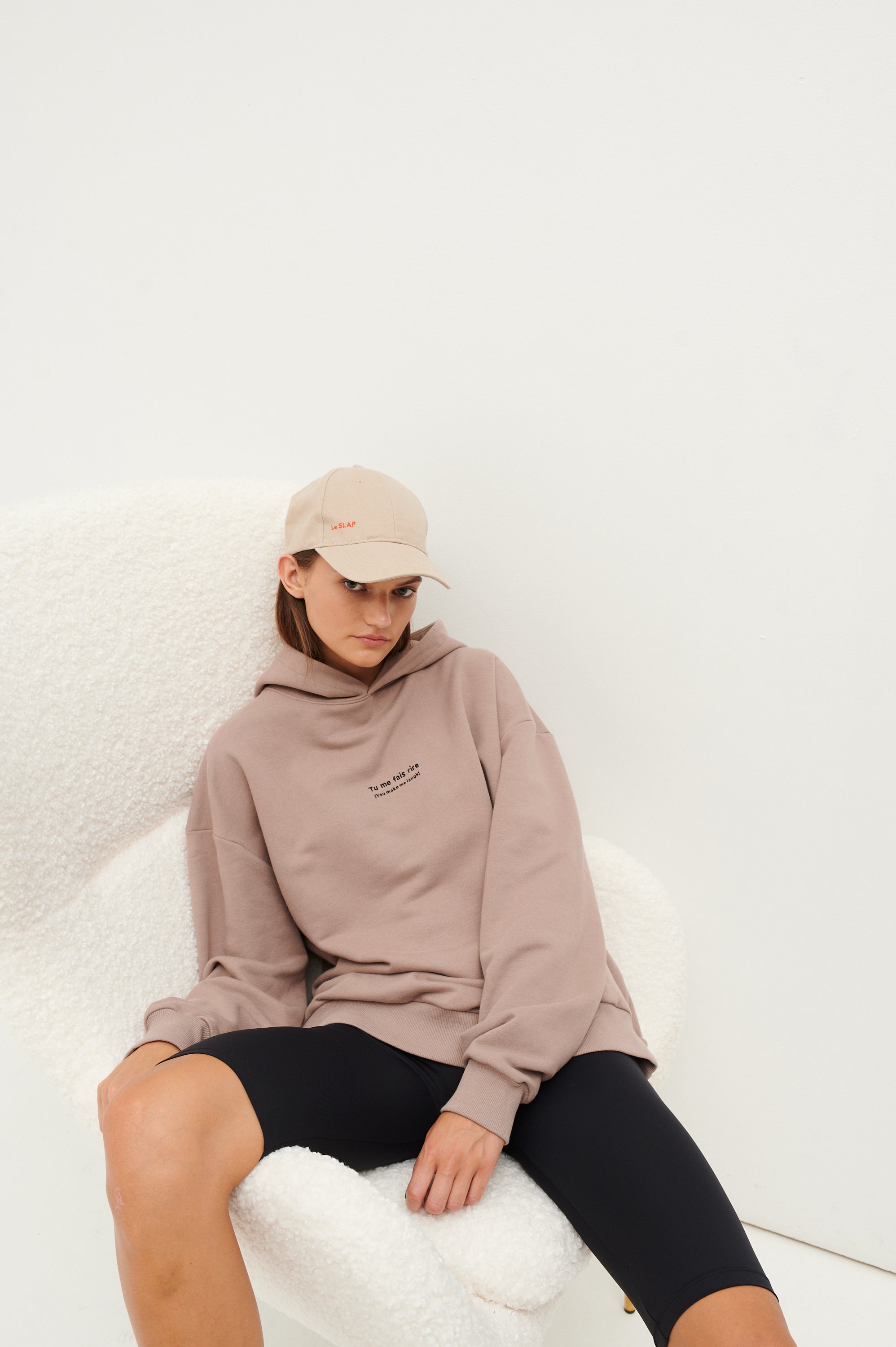 Le SLAP | FRENCH SERIES LAUGH CHOCOLATE OVERSIZE HOODIE