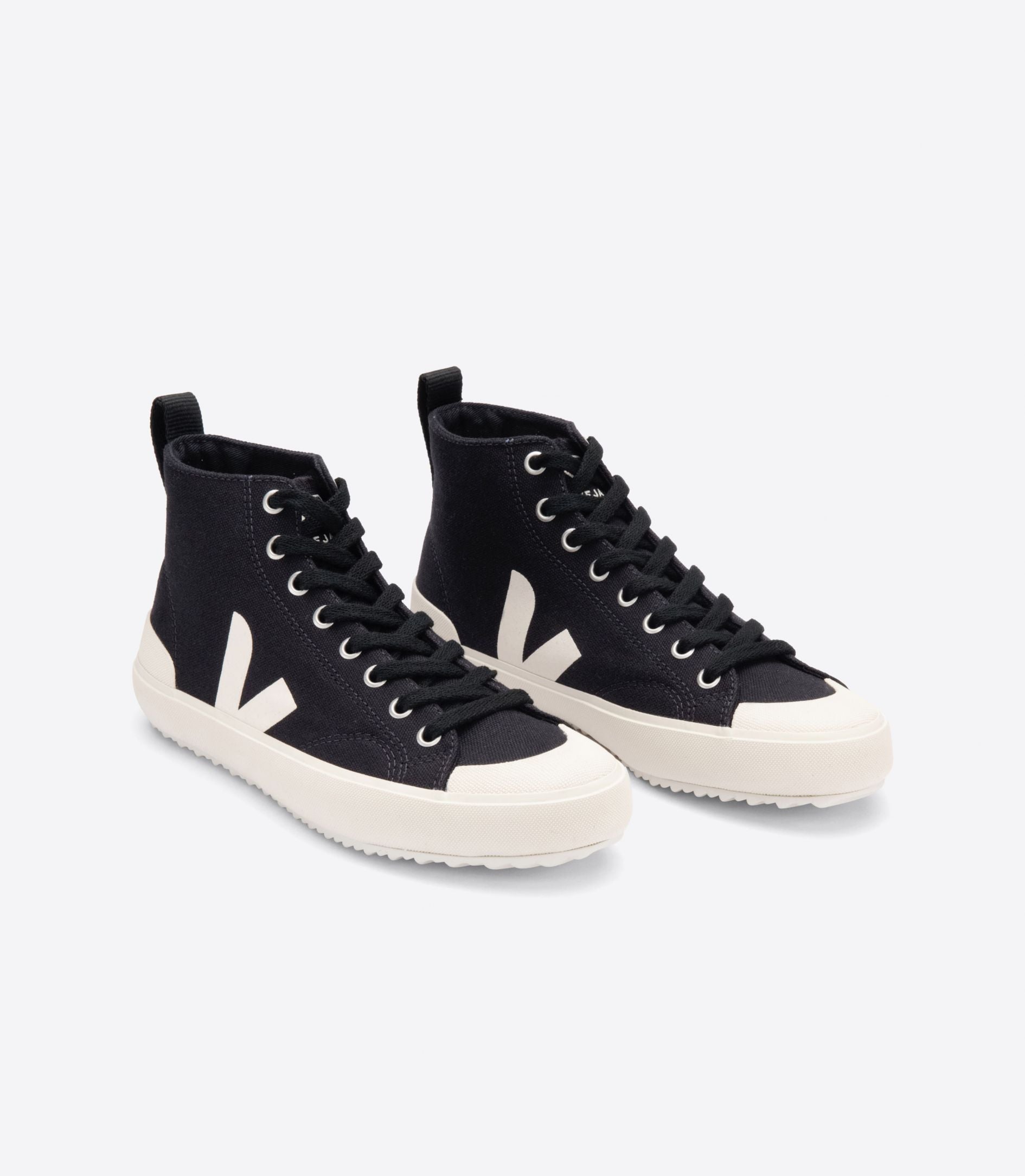 VEJA | NOVA HT CANVAS BLACK PIERRE