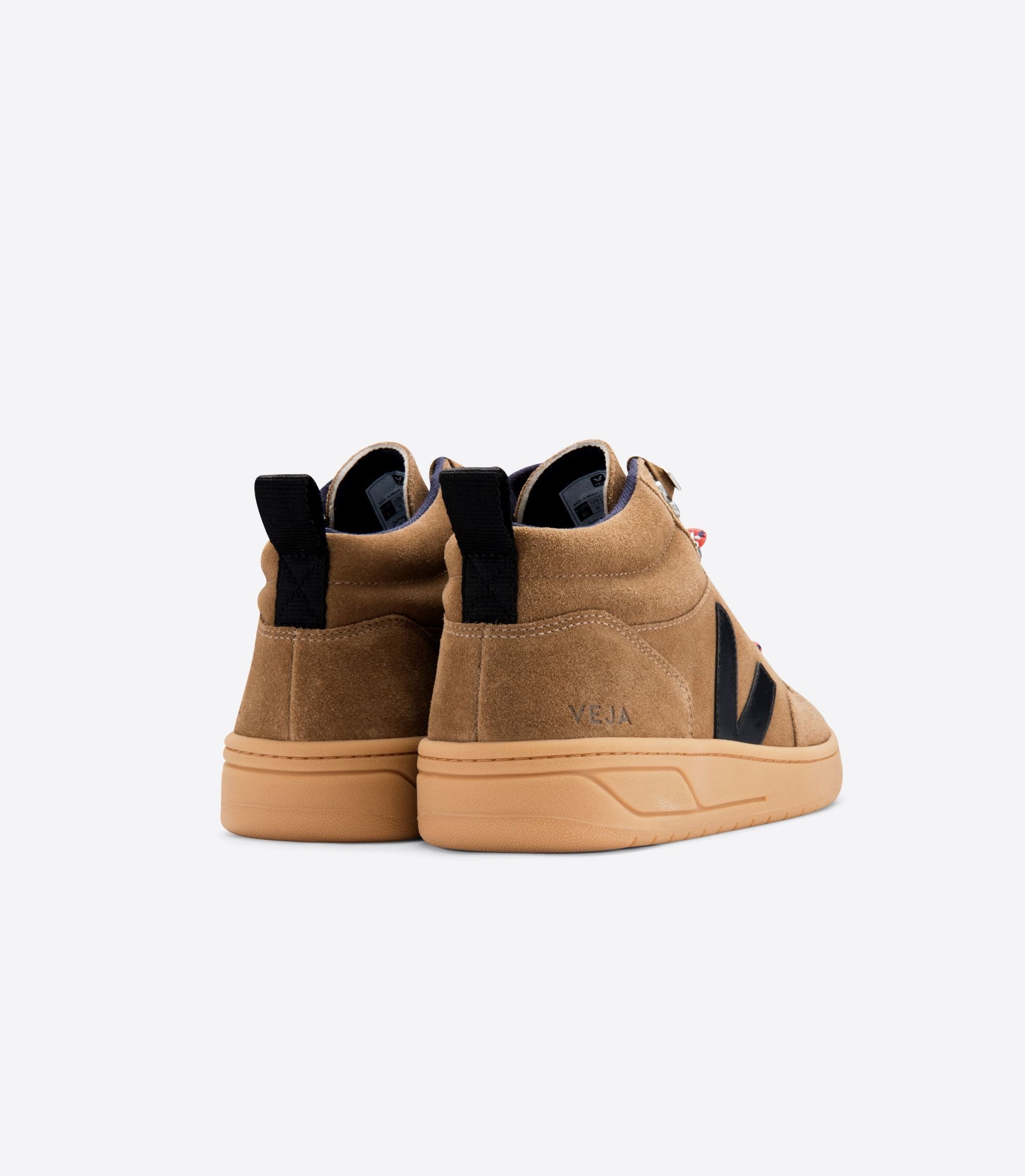 VEJA | RORAIMA SUEDE BROWN BLACK GUM SOLE
