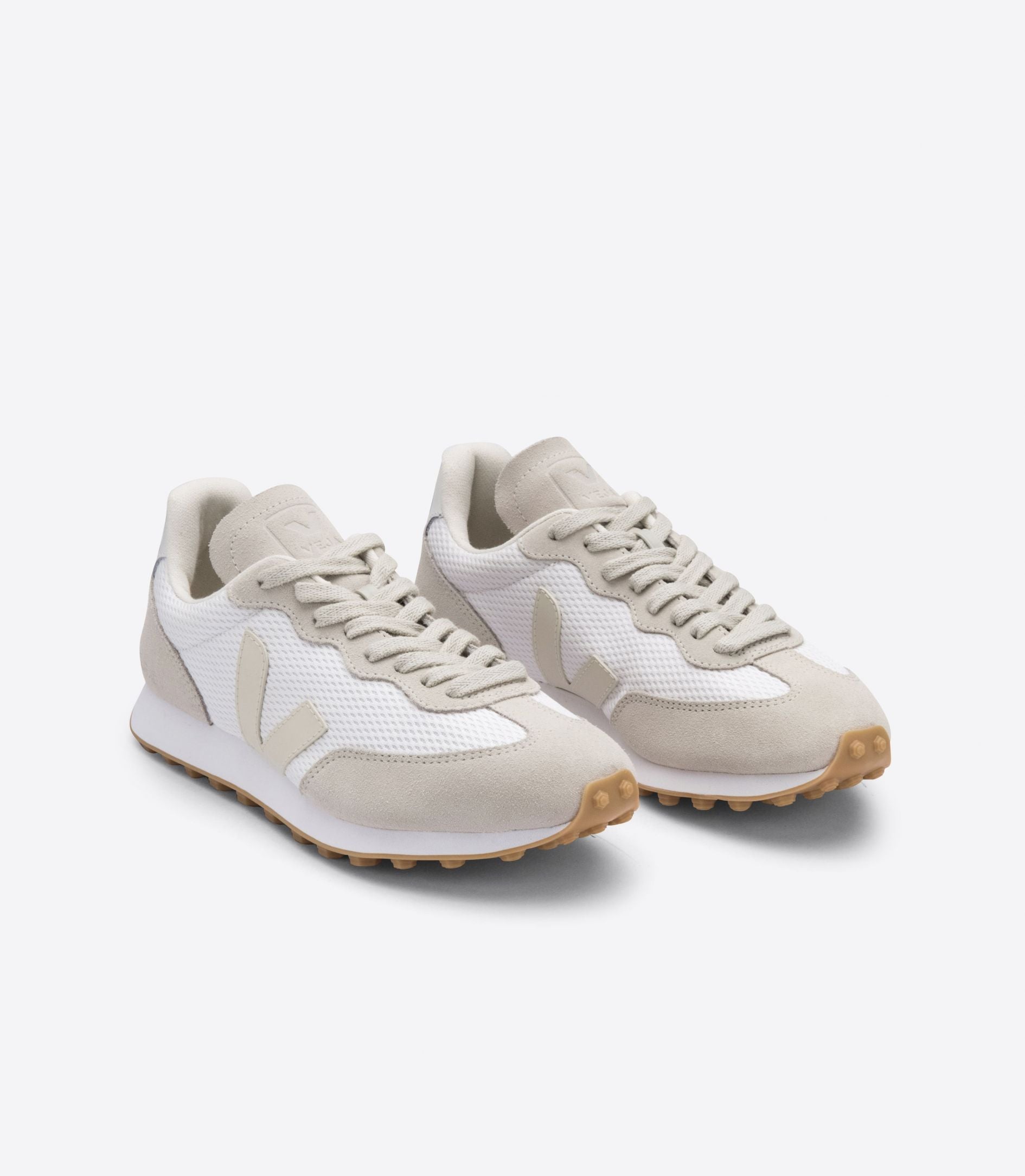 VEJA | RIO BRANCO ALVEOMESH WHITE PIERRE NATURAL