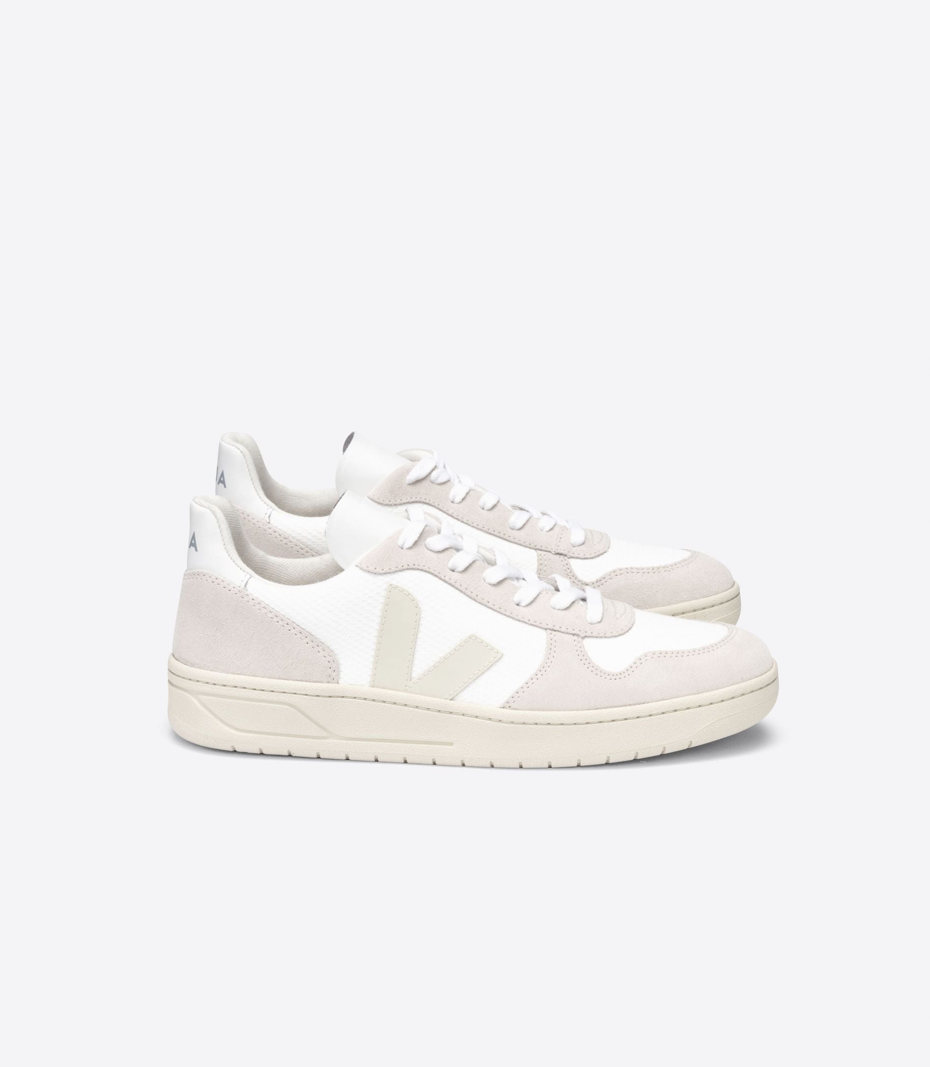 VEJA | V-10 B-MESH WHITE NATURAL PIERRE