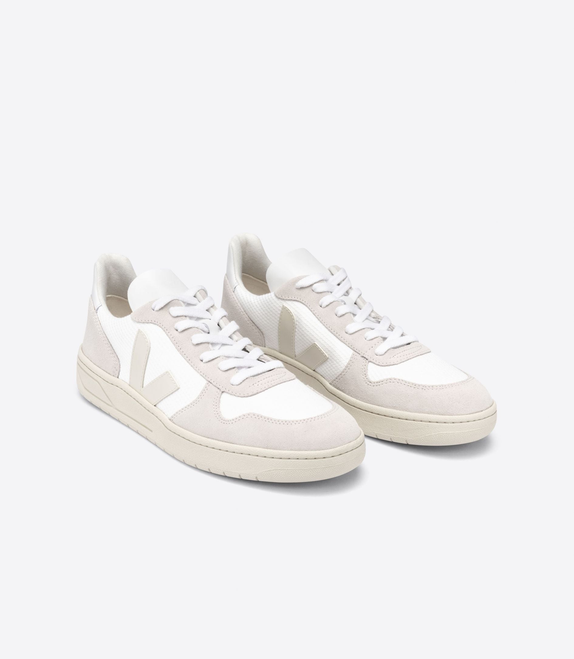 VEJA | V-10 B-MESH WHITE NATURAL PIERRE