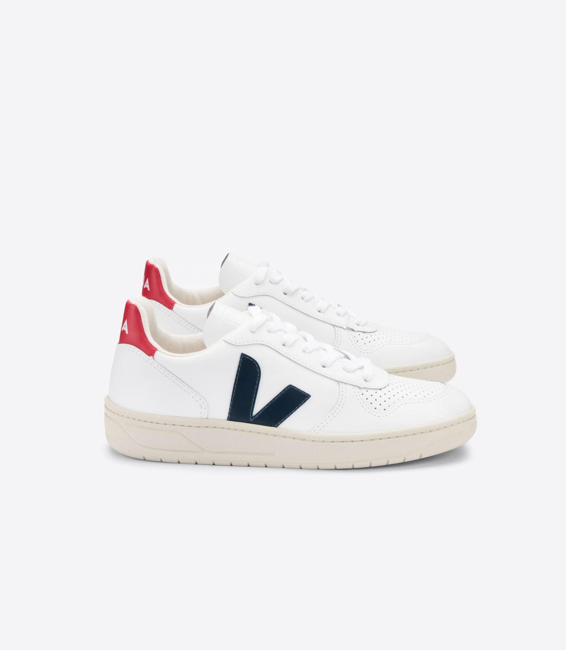 VEJA | V-10 EXTRA WHITE NAUTICO PEKIN