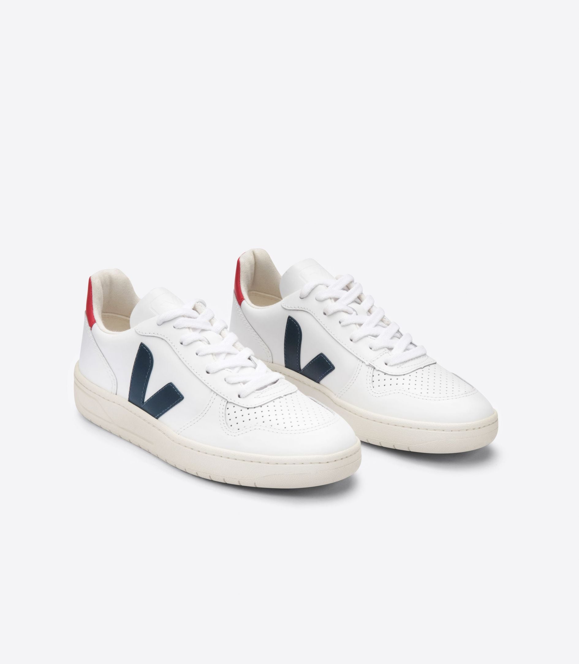 VEJA | V-10 EXTRA WHITE NAUTICO PEKIN