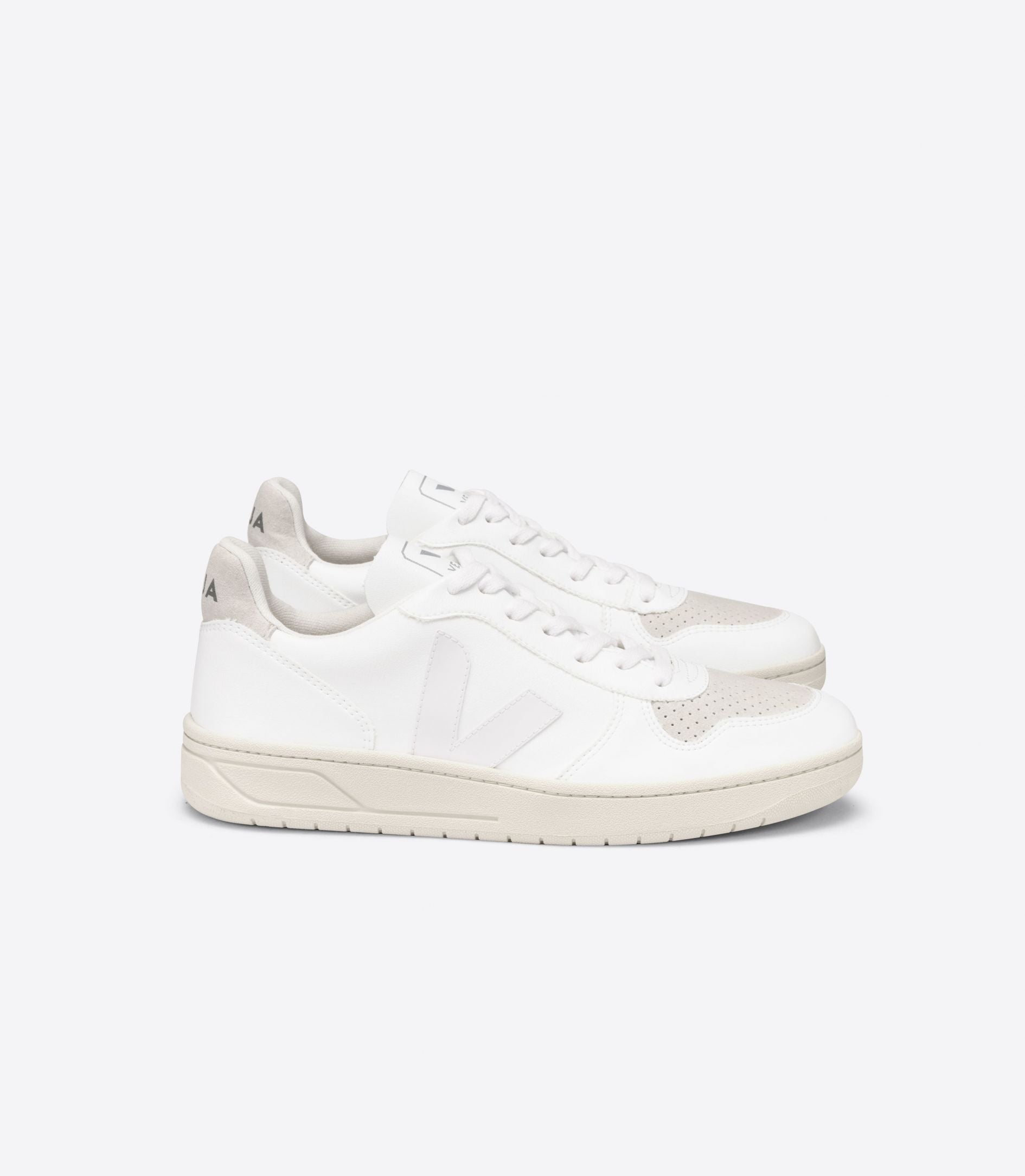 VEJA | V-10 CWL FULL-WHITE_NATURAL