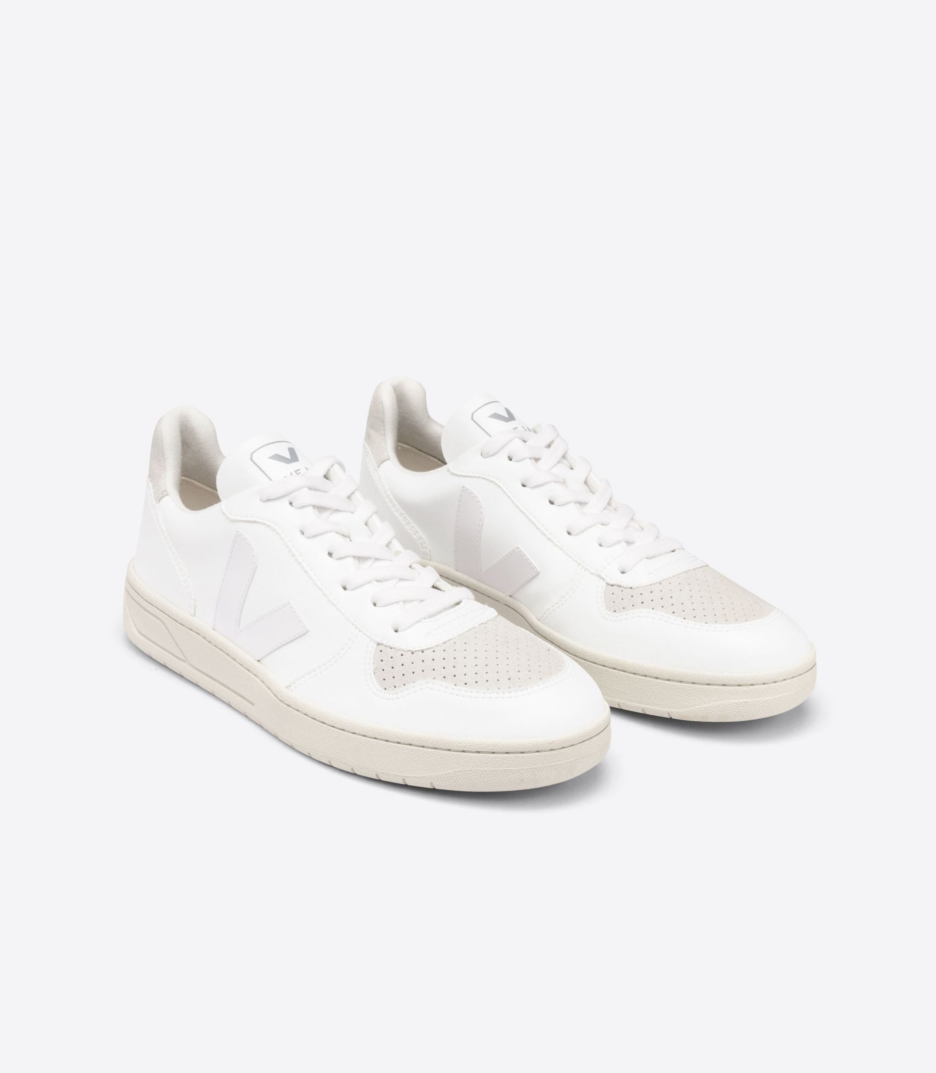 VEJA | V-10 CWL FULL-WHITE_NATURAL