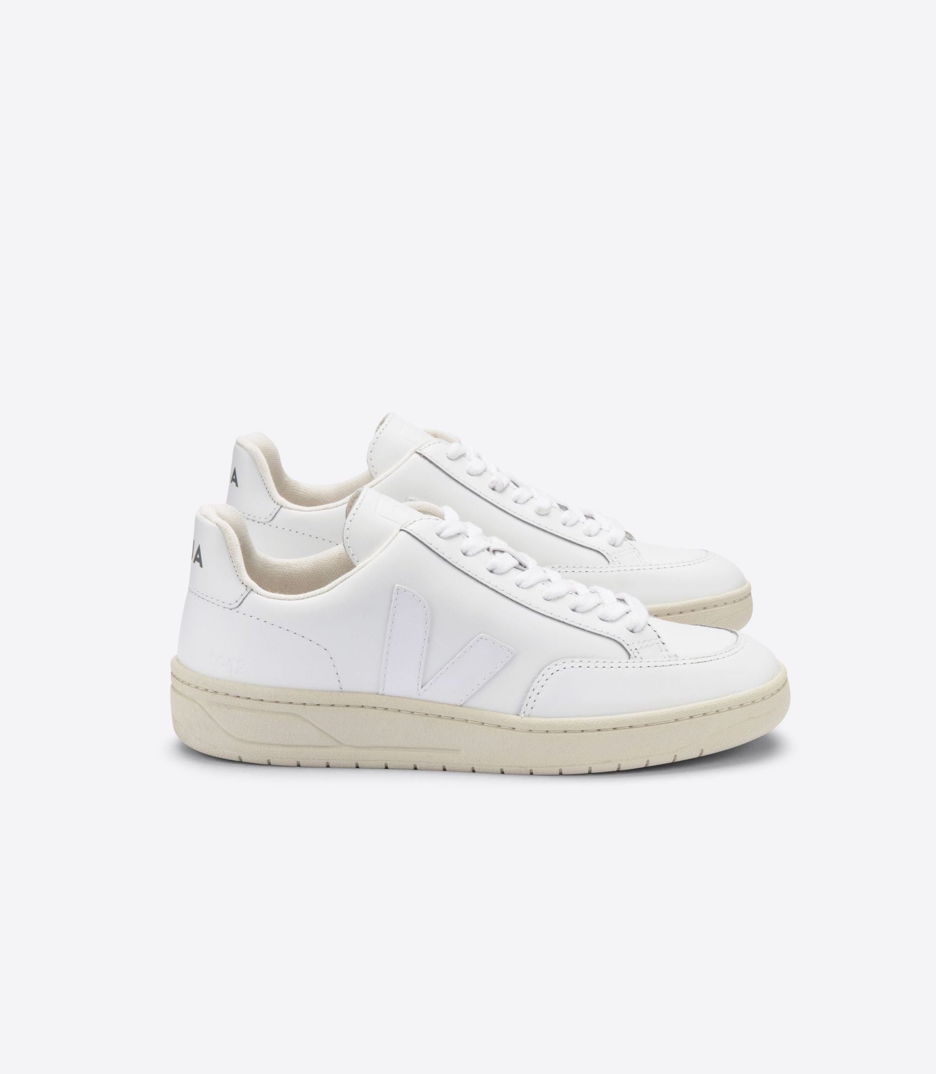 VEJA | V-12 LEATHER EXTRA WHITE