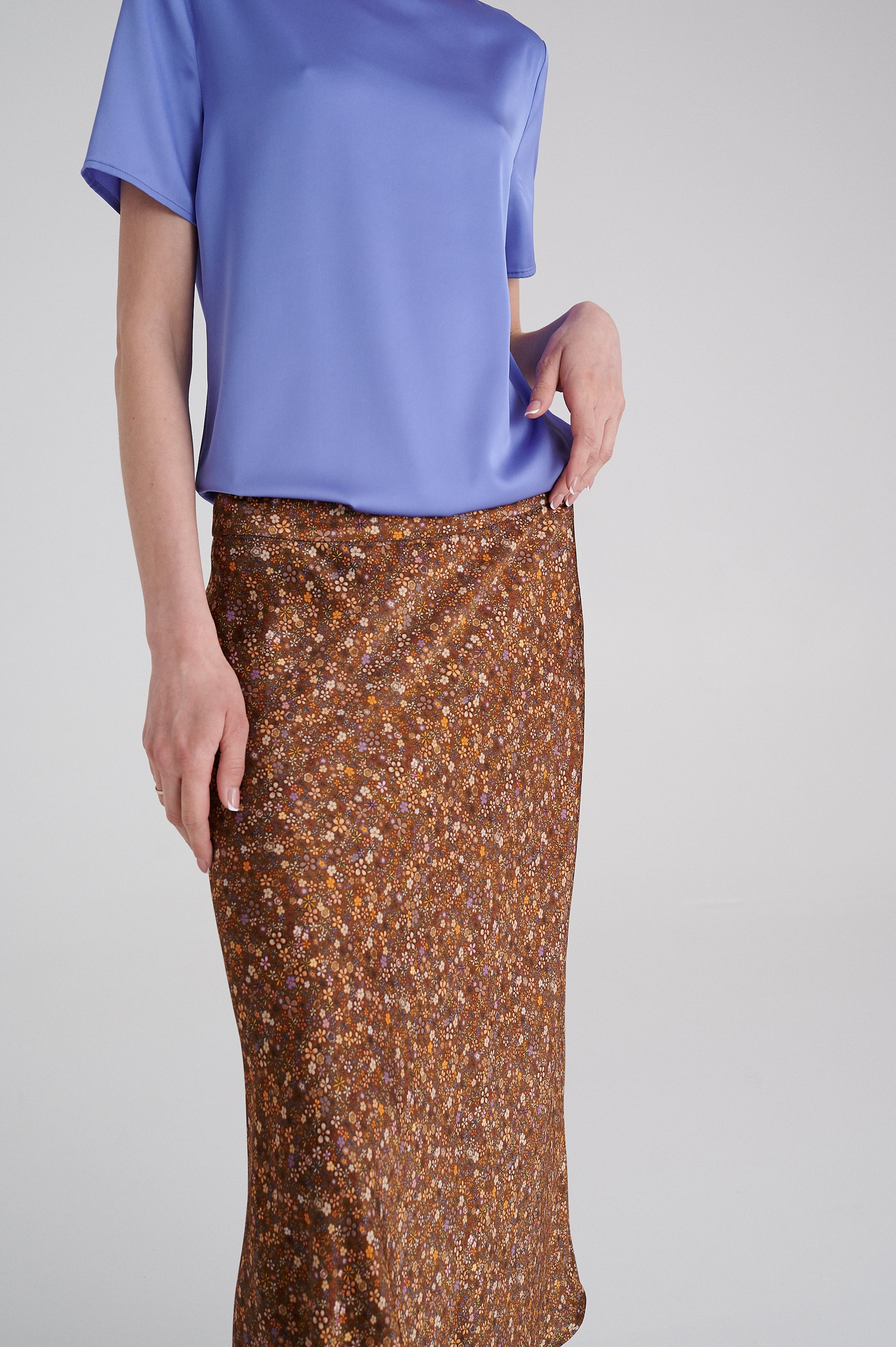 MADRESS | CORNFLOWER SHORT SLEEVE BLOUSE