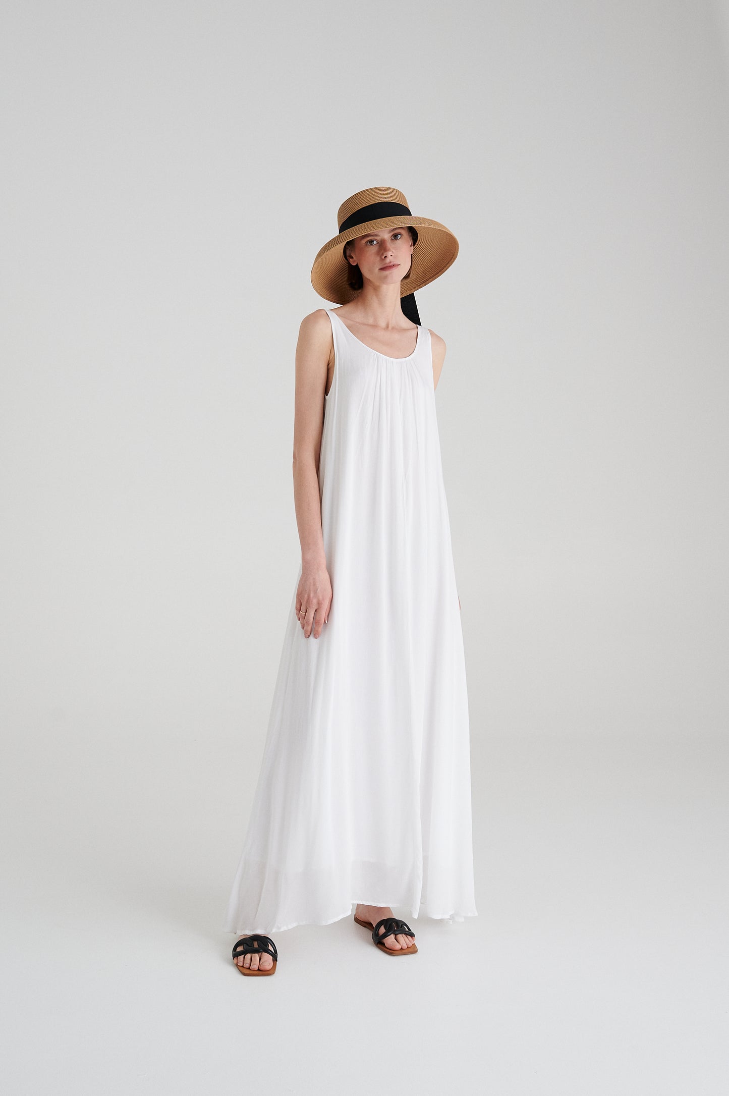 MADRESS | WHITE LONG CHIFFON DRESS